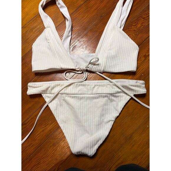 Lovers and Friends Sade Bikini Set - Picture 2 of 6